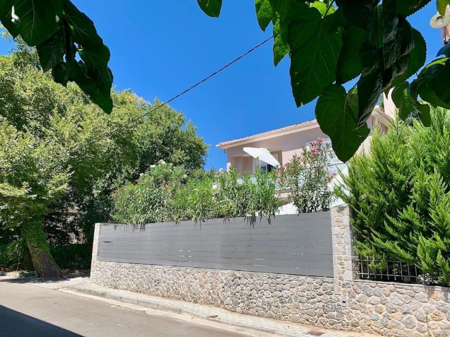 Villa Oleander Agios Nikolaos Loutra Edipsou Dış mekan fotoğraf